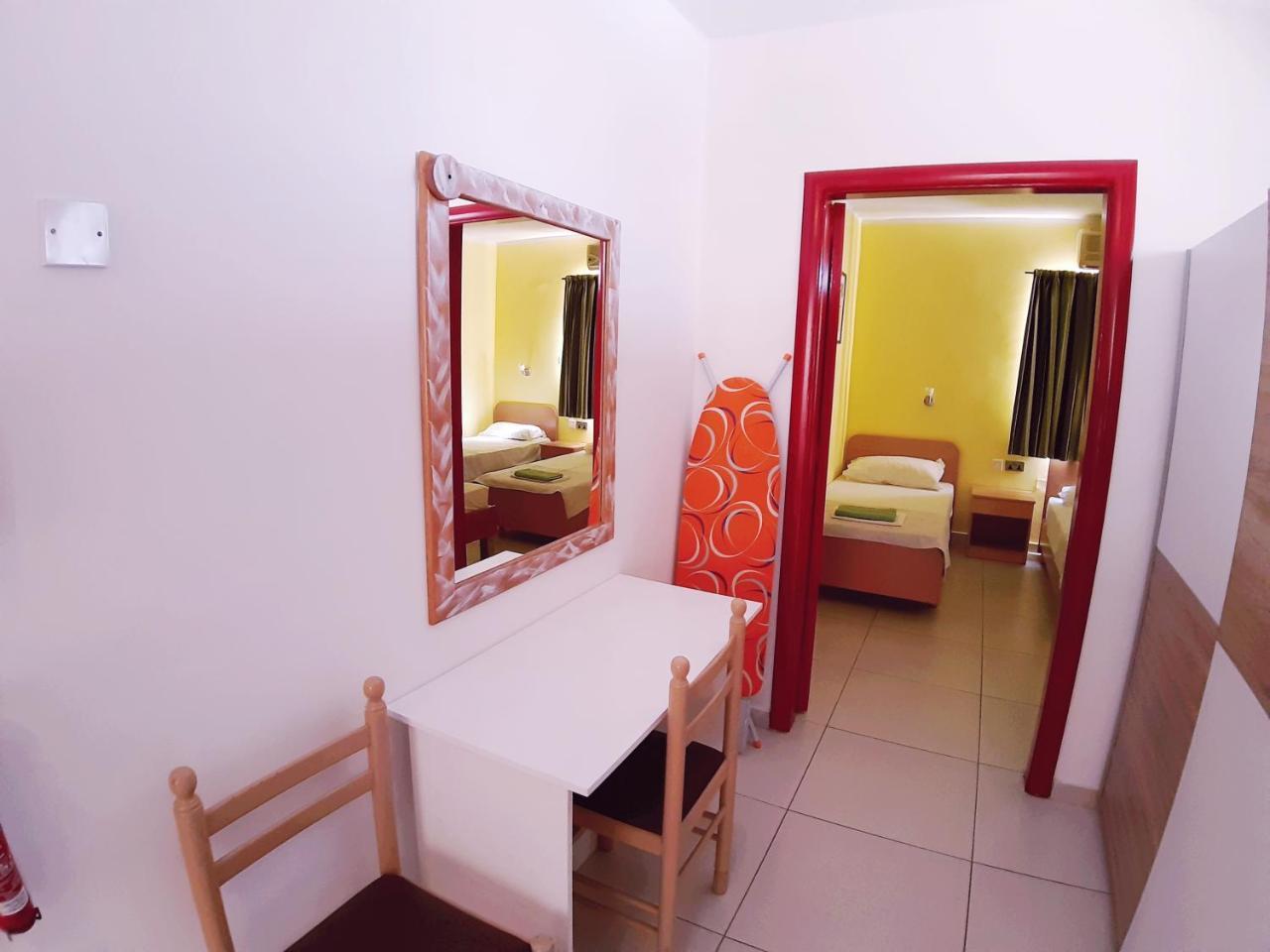 'young'seven Aparthotel 2*