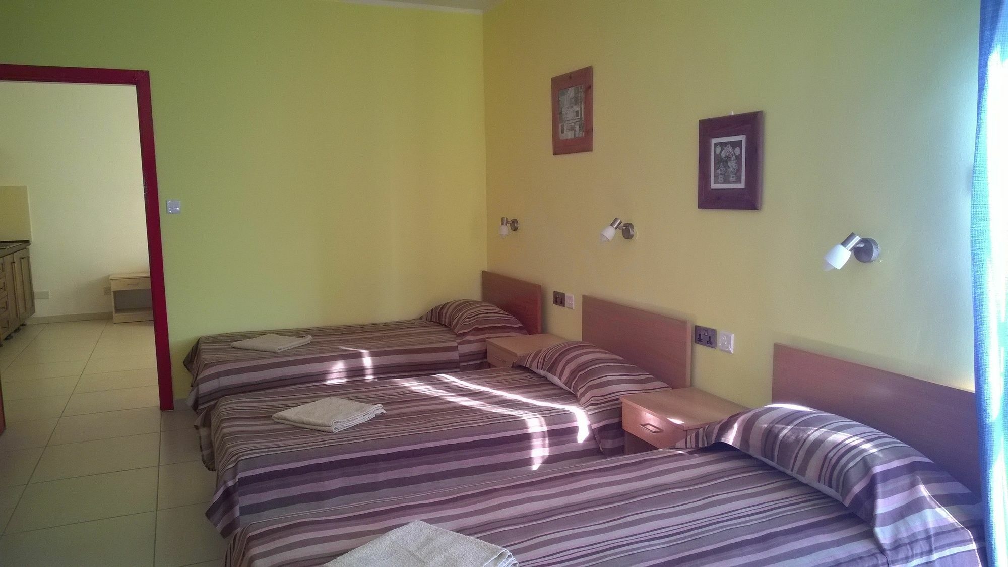 'young'seven Aparthotel