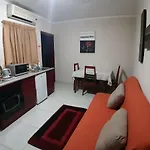 \'Young\'Seven Apartments